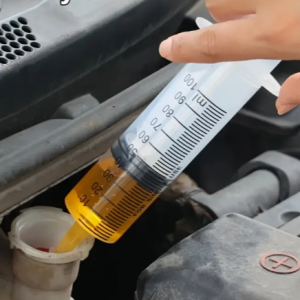 250 ml. švirkštas su 1,3m. žarnele – tepalų ar skysčių ištraukimui