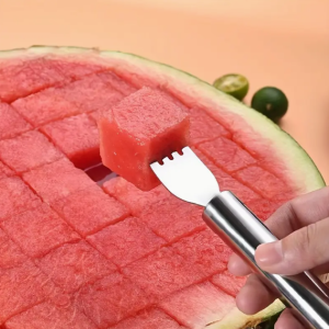 Arbuusi ja meloni lõikur koos kahvliga